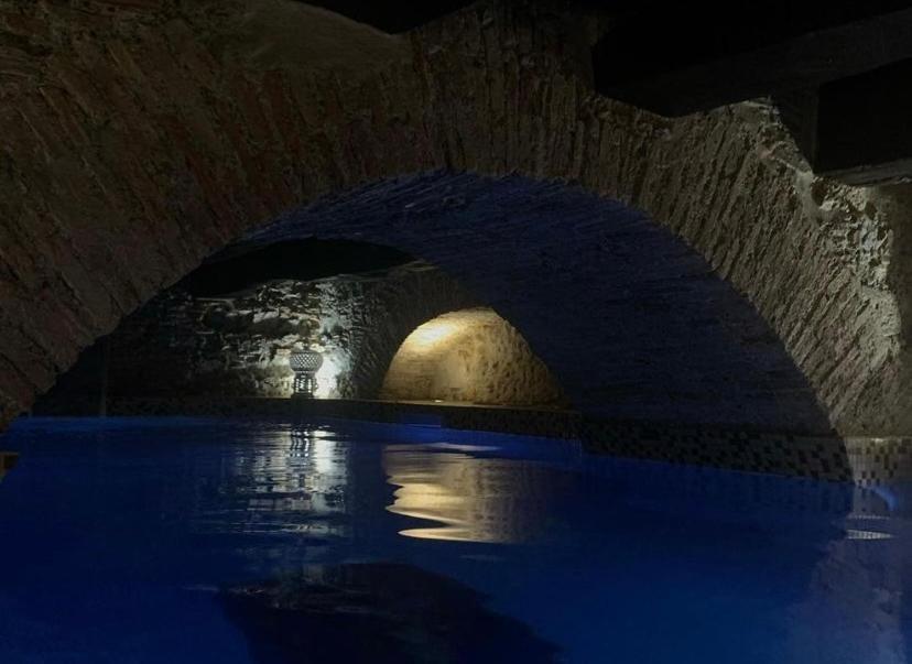 Palazzo Cherubini-Pools & Wellness รอสซาโน ภายนอก รูปภาพ
