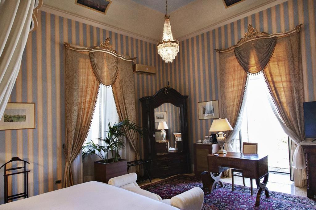 Palazzo Cherubini-Pools & Wellness รอสซาโน ภายนอก รูปภาพ