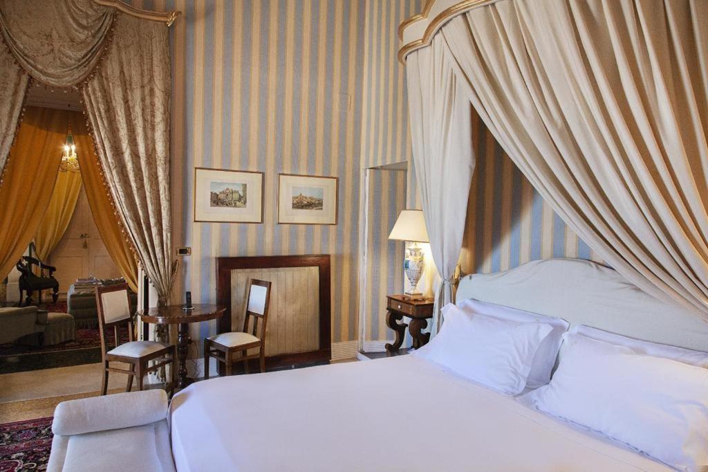 Palazzo Cherubini-Pools & Wellness รอสซาโน ภายนอก รูปภาพ